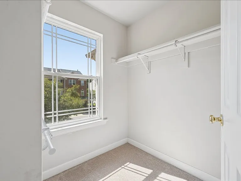 1004 Collindale Ave — Photo 22