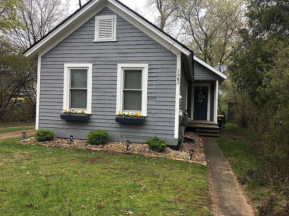 1st image of 123 E Kaye Ave