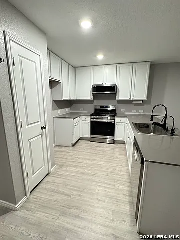 4 bed, 2.0 bath, 1635 sqft, $1,795 — Photo 3