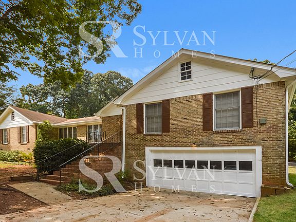 2nd image of 2585 Fieldstone Dr SE