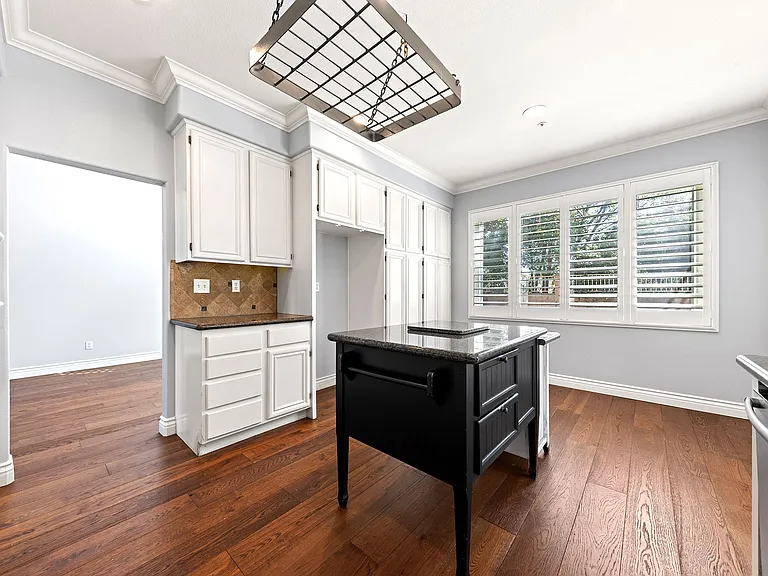 5953 Park Crest Dr — Photo 10