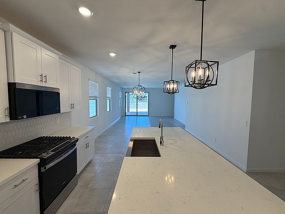 4th image of 15812 W Cottontail Ln