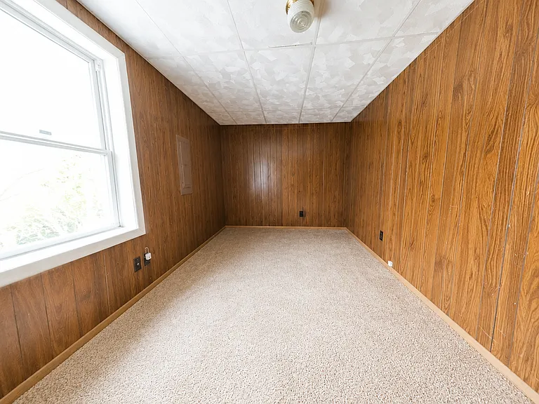 136 N Grant Ave — Photo 6