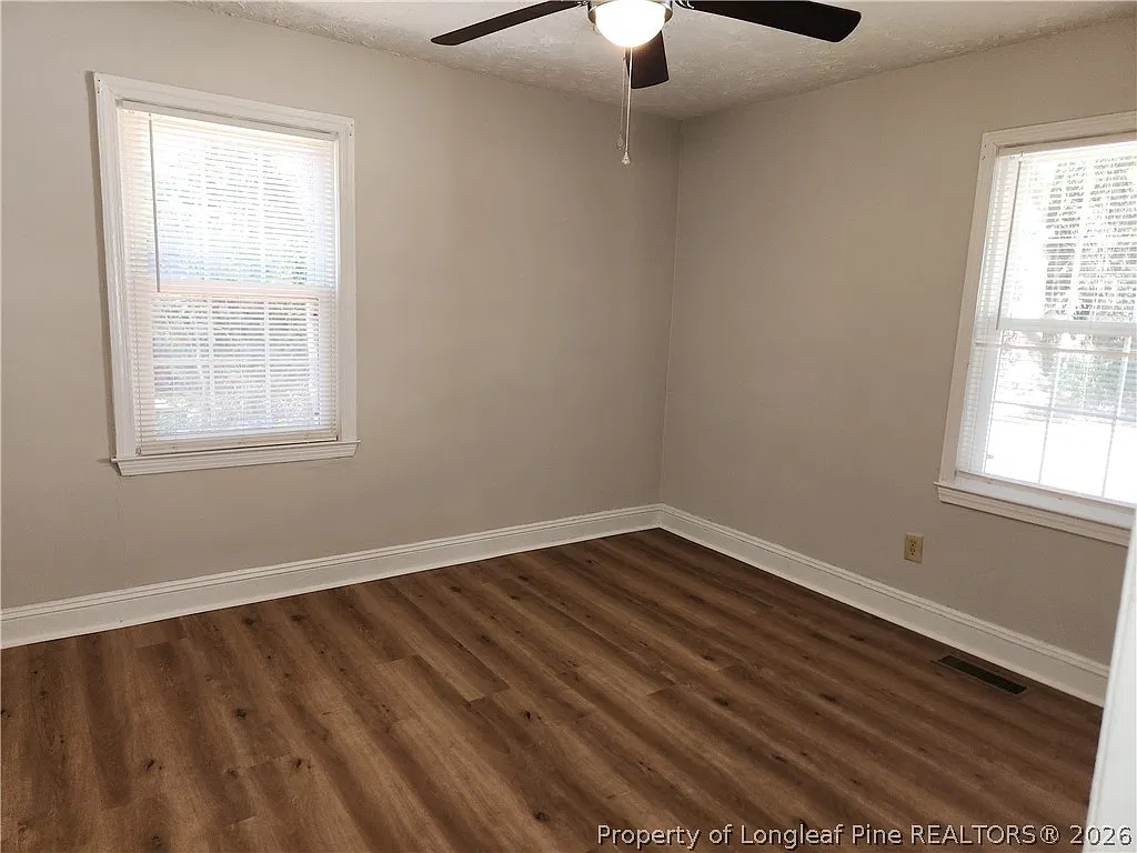 2 bed, 1.0 bath, 864 sqft, $1,200 — Photo 4