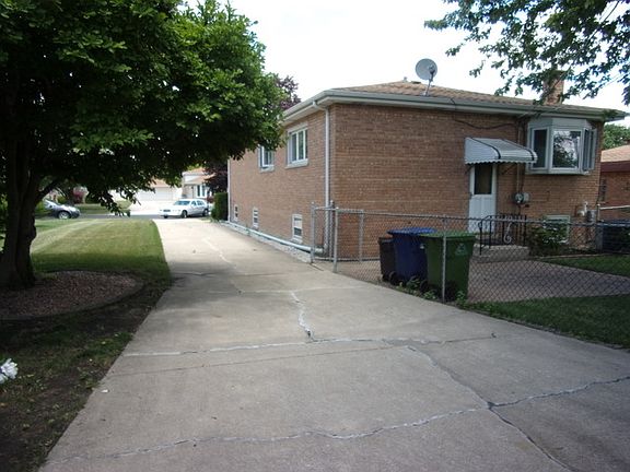 3rd image of 5349 W Avery Pl