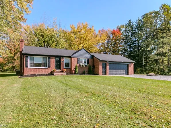 11649 E Hill Dr, Chesterland, OH 44026