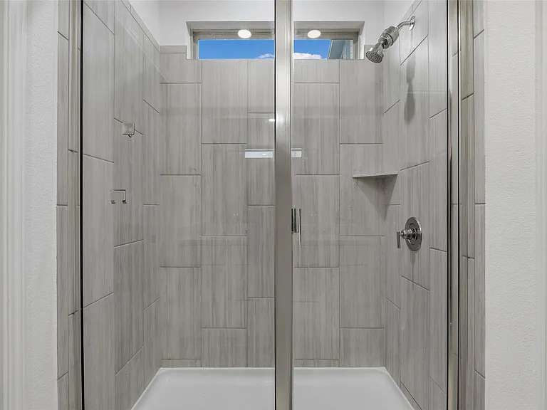 858 Papaya Dr — Photo 32