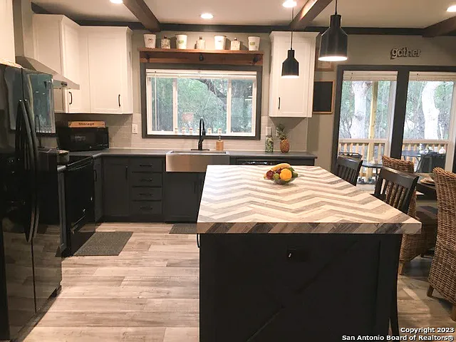 368 Northlake Dr — Photo 6
