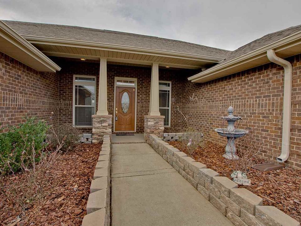 1st image of 628 Summer Cove Cir NW
