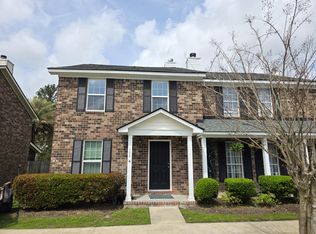 108 Sandlewood Dr, Summerville, SC 29483