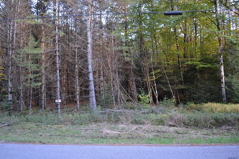 2nd image of L827 HENDRICKS Road