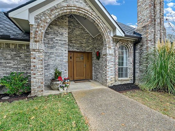 4th image of 615 Knollwood Dr