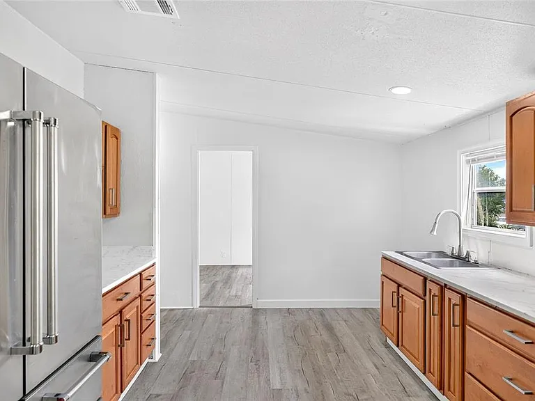 6766 NE 1st Pl — Photo 9