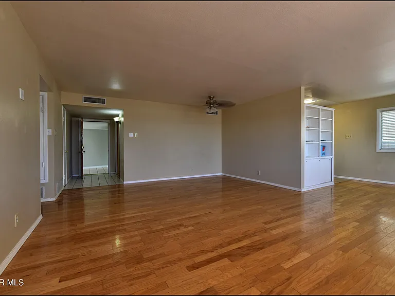 4700 Louisiana St — Photo 14