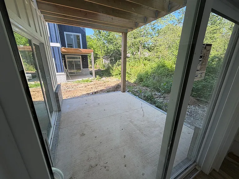 904 N Sang Ave #B — Photo 5