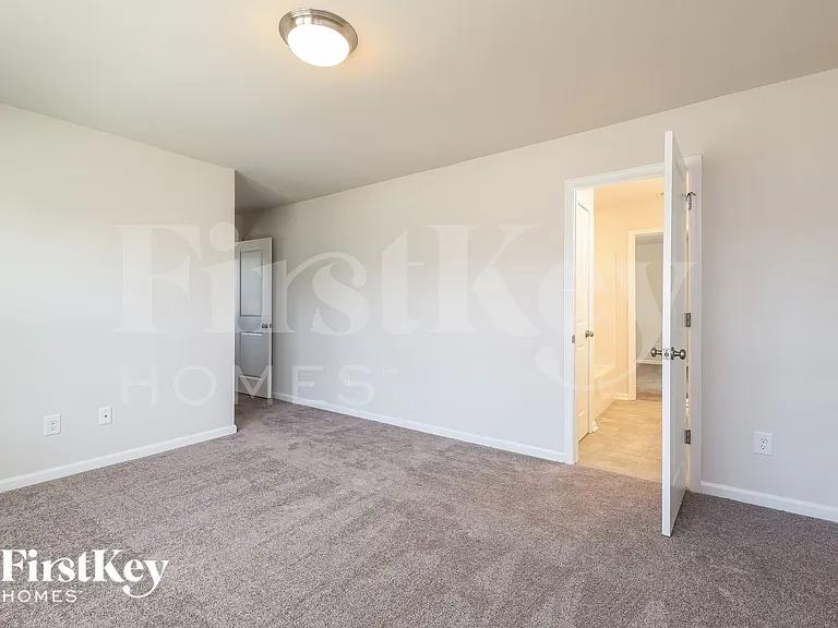 614 Goldburn Way — Photo 11