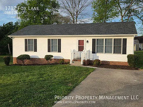 1717 Fox Ln Photo 1