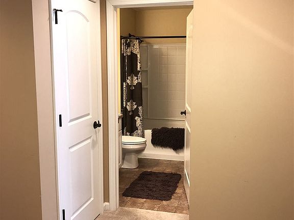 5th image of 502 Brookstone Cir