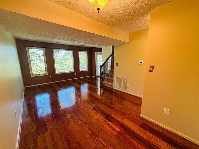 530 Kamran Dr — Photo 5