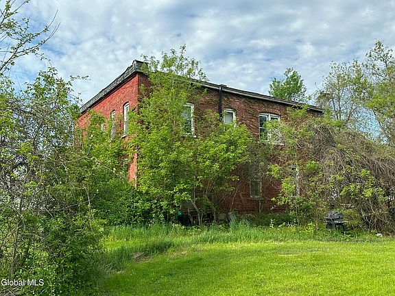 5th image of 33 River Road
