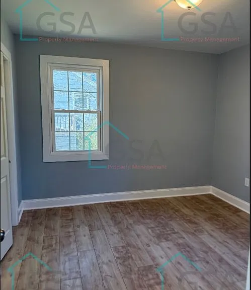 694 Saxon Ave — Photo 16