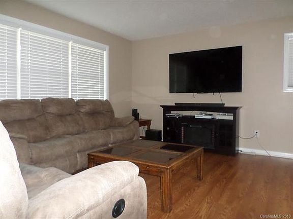4th image of 129 Poppy Ln