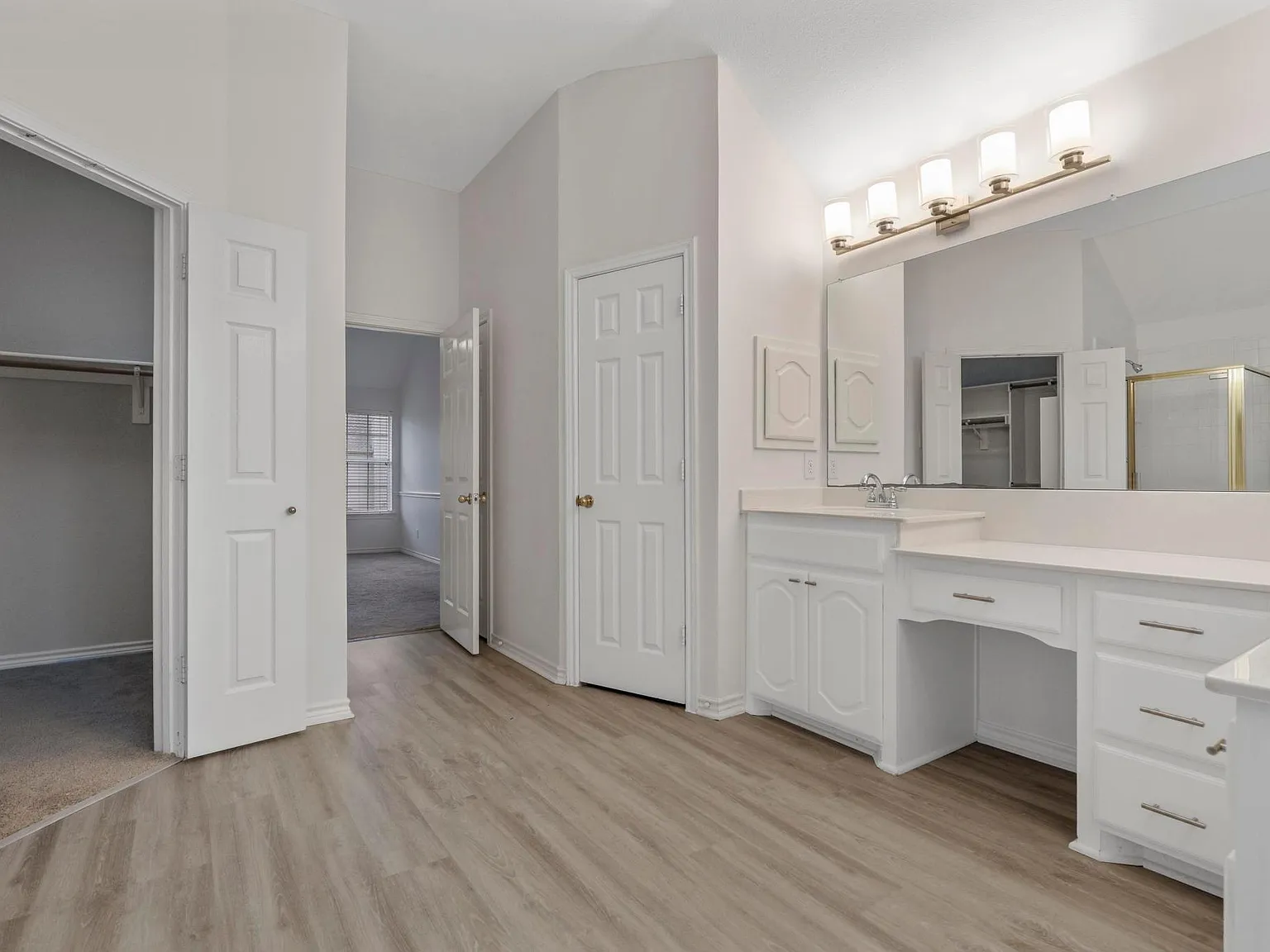 4 bed, 2672 sqft, $2,850 — Photo 2