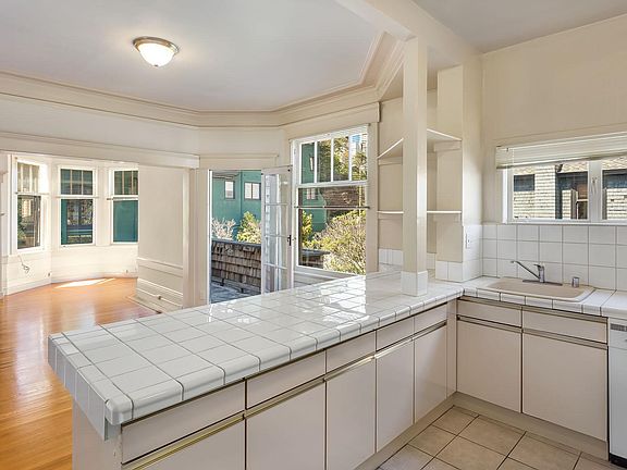 5th image of 1644 Taylor St #1