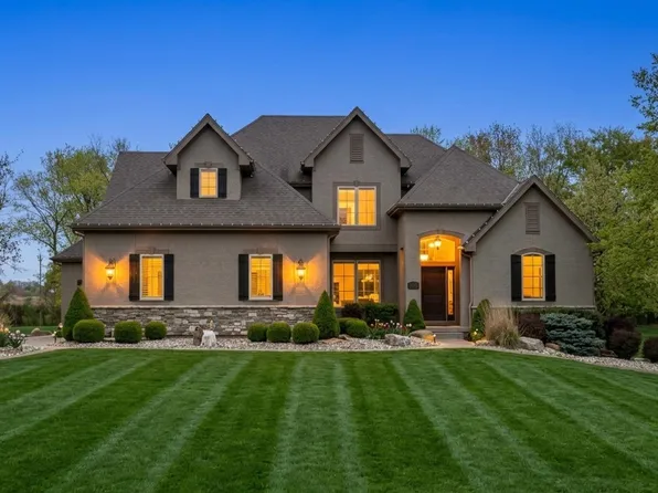10607 N Hedges Ave, Kansas City, MO 64157