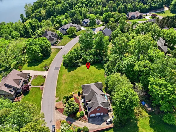 42 Riverside Dr, Oak Ridge, TN 37830