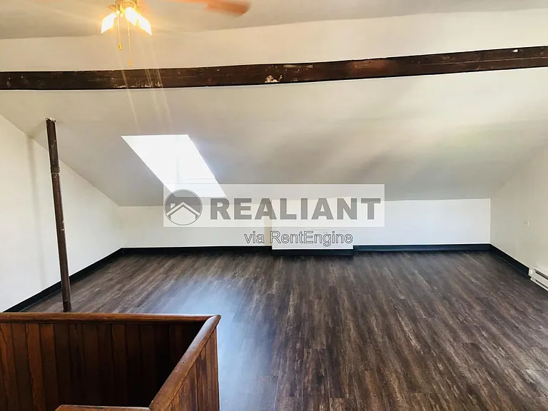 121 E 9th St #2 — Photo 8