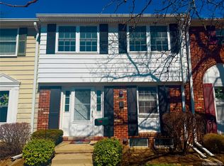 19489 Eddington Pl, Northville, MI 48167