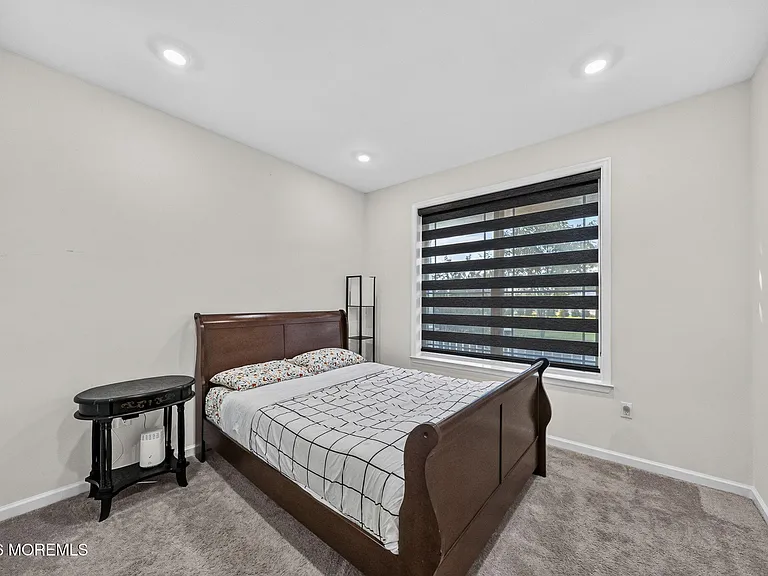 319 Tulip Ct — Photo 10