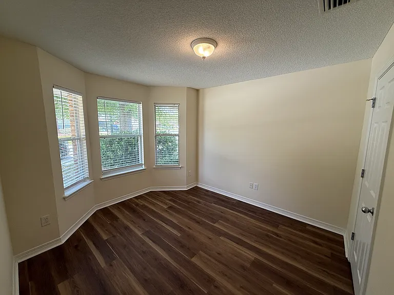 104 Kemper Ln — Photo 13