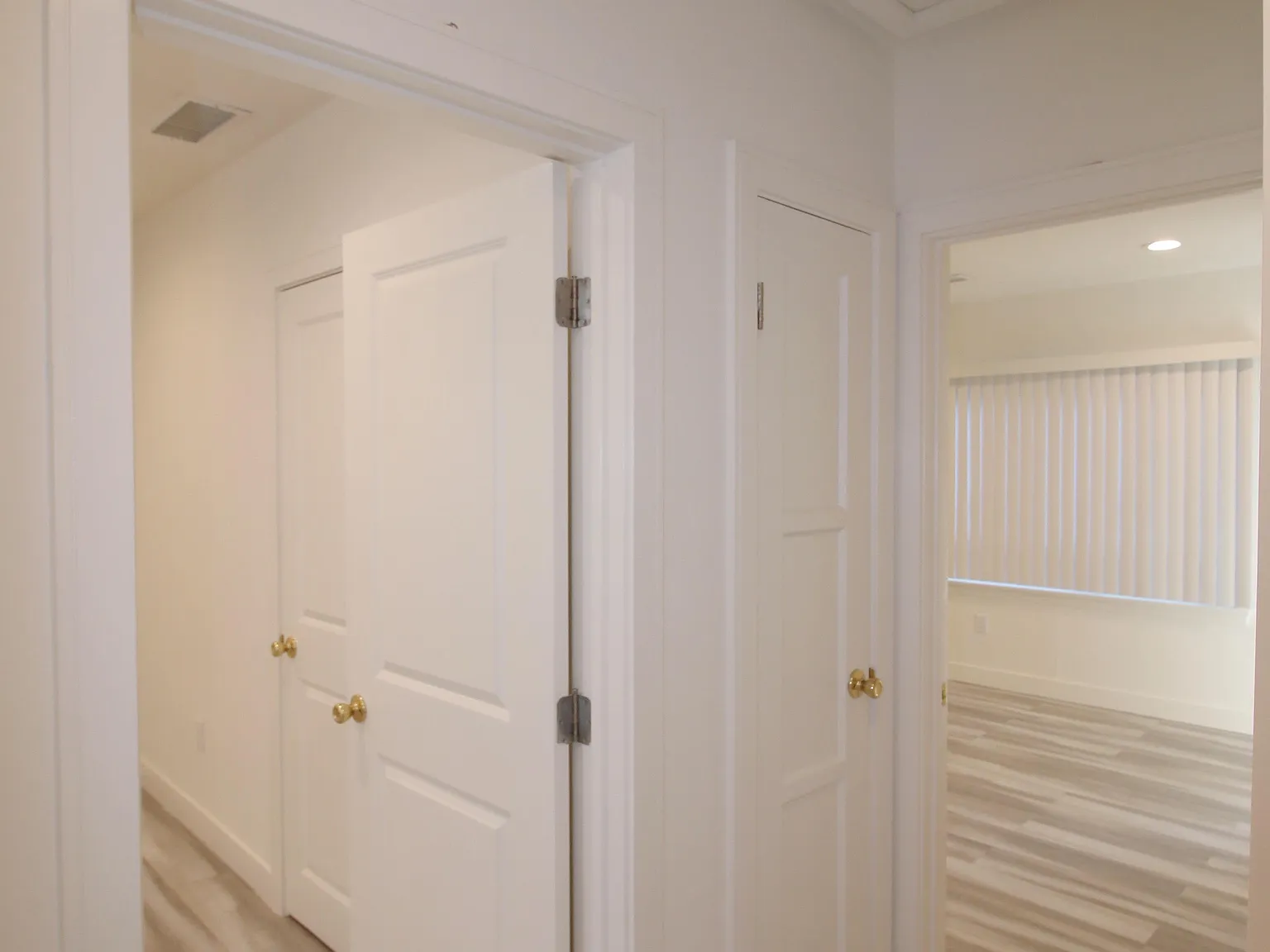 2 bed, 1000 sqft, $2,995 — Photo 3