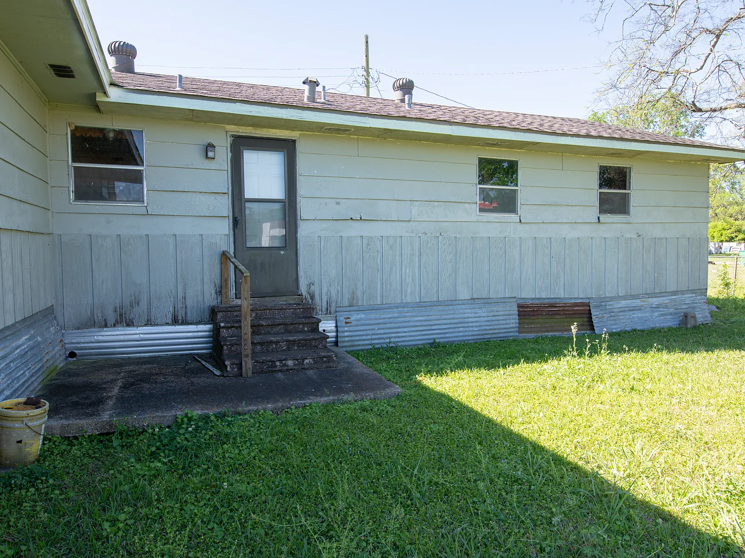407 Nugier St - 1 — Photo 3