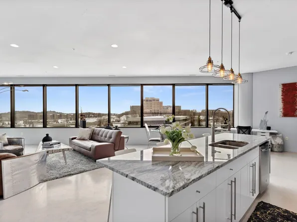 5601 Smetana Dr Unit 608, Minnetonka, MN 55343