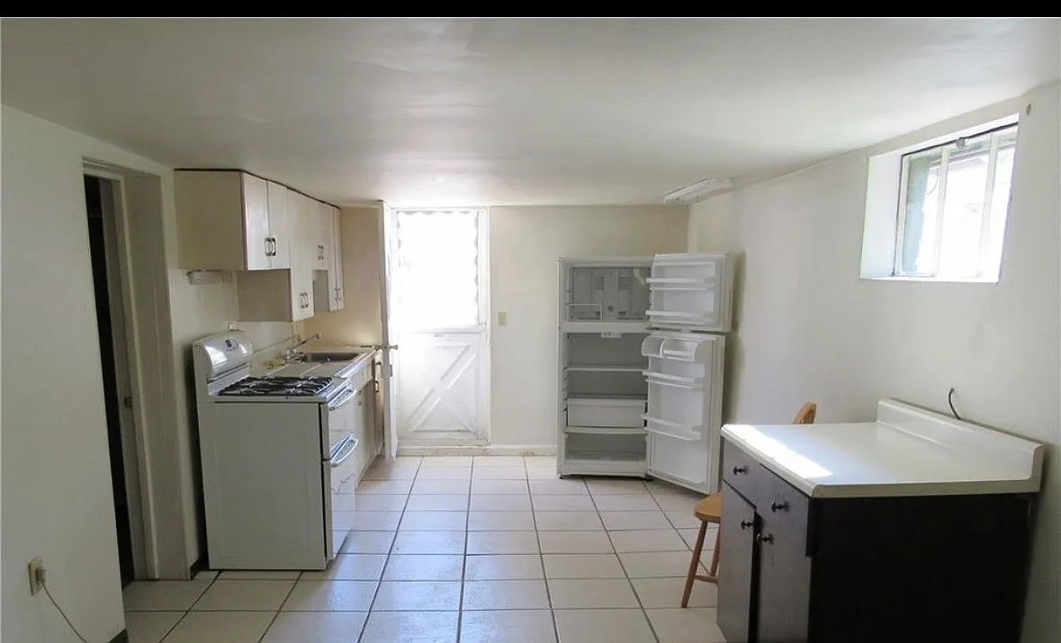 Studio, 550 sqft, $900 — Photo 3