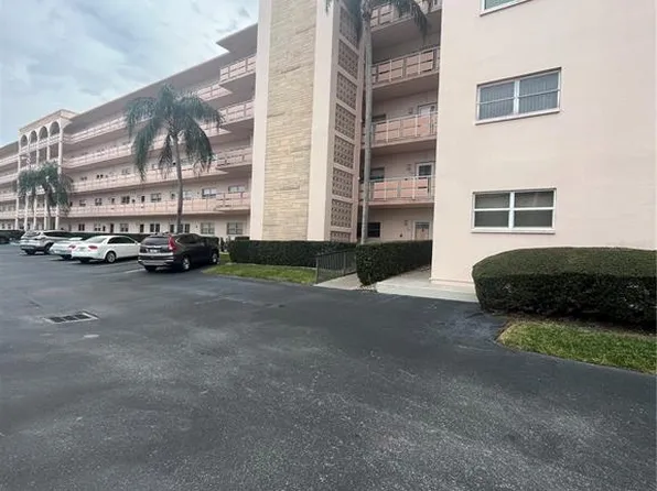 5623 80th St N Unit 102, Saint Petersburg, FL 33709