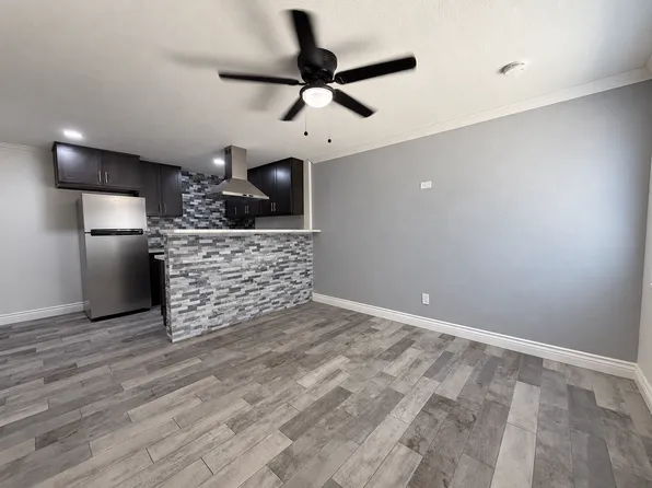 1327 W Stoneridge Ct, Ontario, CA