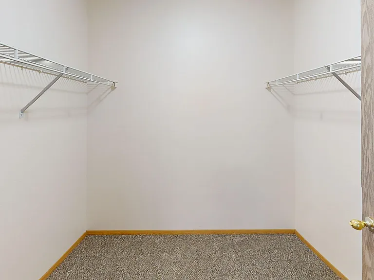 Dakota Park Apartments — Photo 42