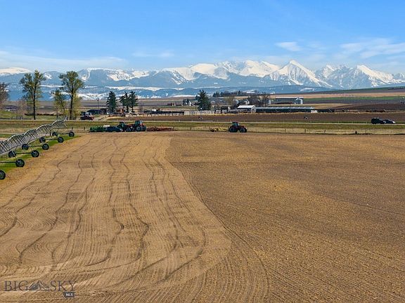 4th image of B1 Manhattan Frontage Rd S