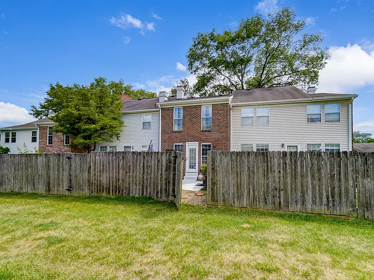 8064 Hetz Dr — Photo 49
