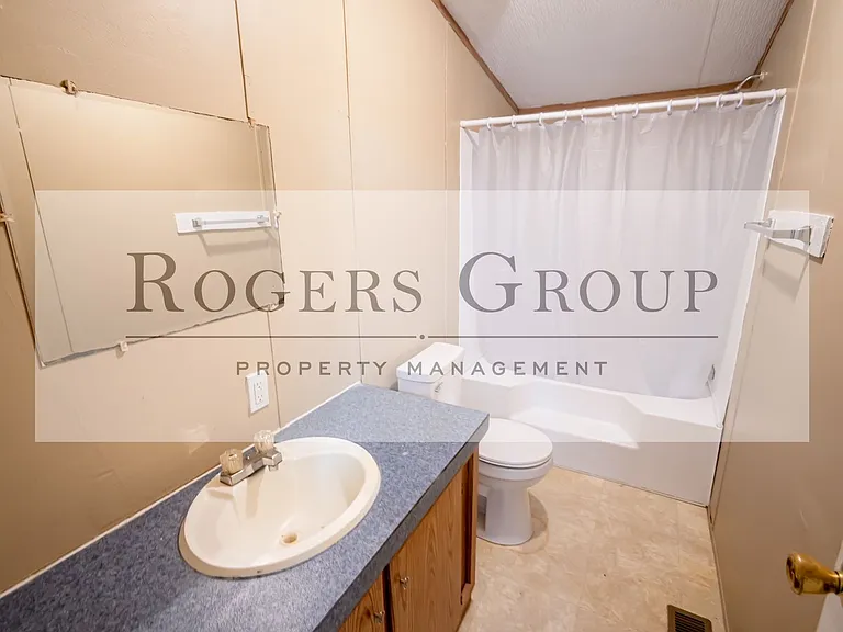 671 Regina Ln — Photo 10