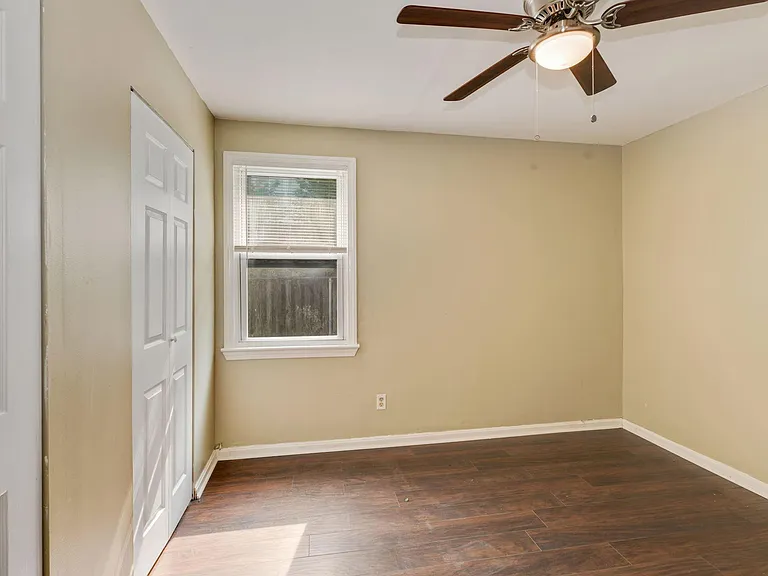 109 1/2 E Reed Ave — Photo 16