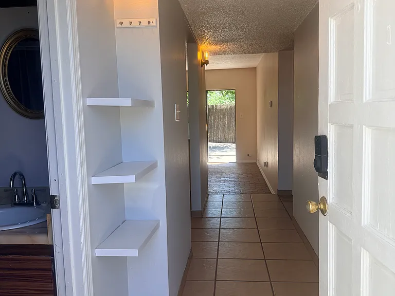7506 Penn Ln NE #B — Photo 3