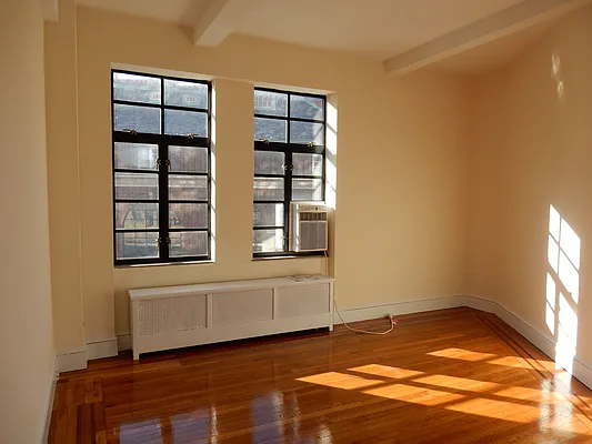 Rented by Aimee Grodanz, LREB | media 4