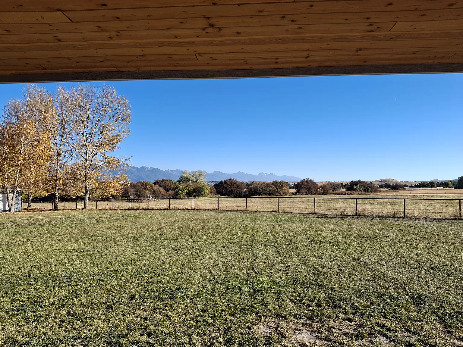 3 bed, 2.5 bath, 2100 sqft, $2,500 — Photo 4