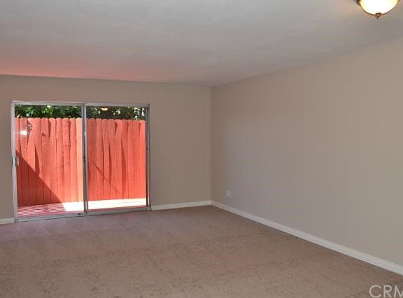 4th image of 719 N Eucalyptus Ave #28