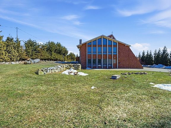 2nd image of 612 Drift Rd